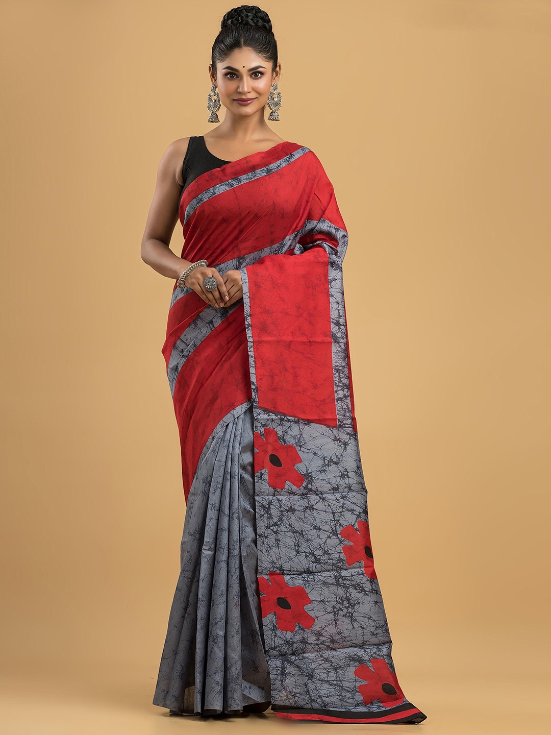 

Dheu Batik Printed Block Print Saree, Red
