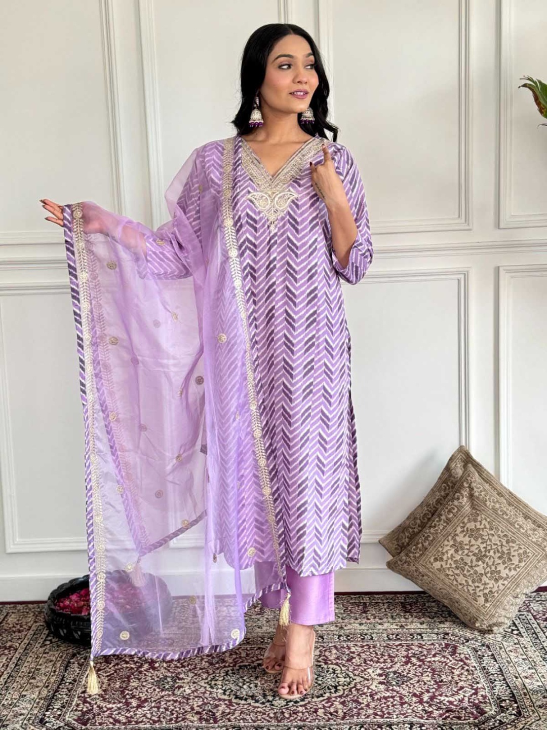 

PAYAL CREATION Chevron Printed Sequinned Straight Kurta with Palazzos & Dupatta, Purple