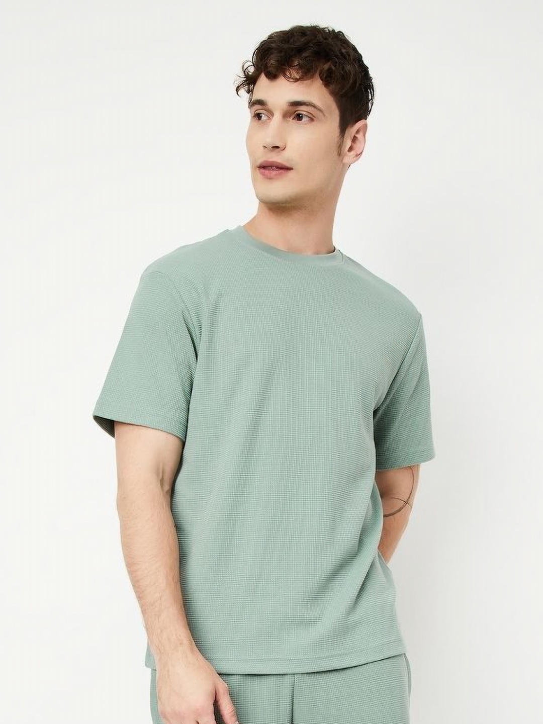 

max Men Solid Round Neck Cotton T-shirt, Green