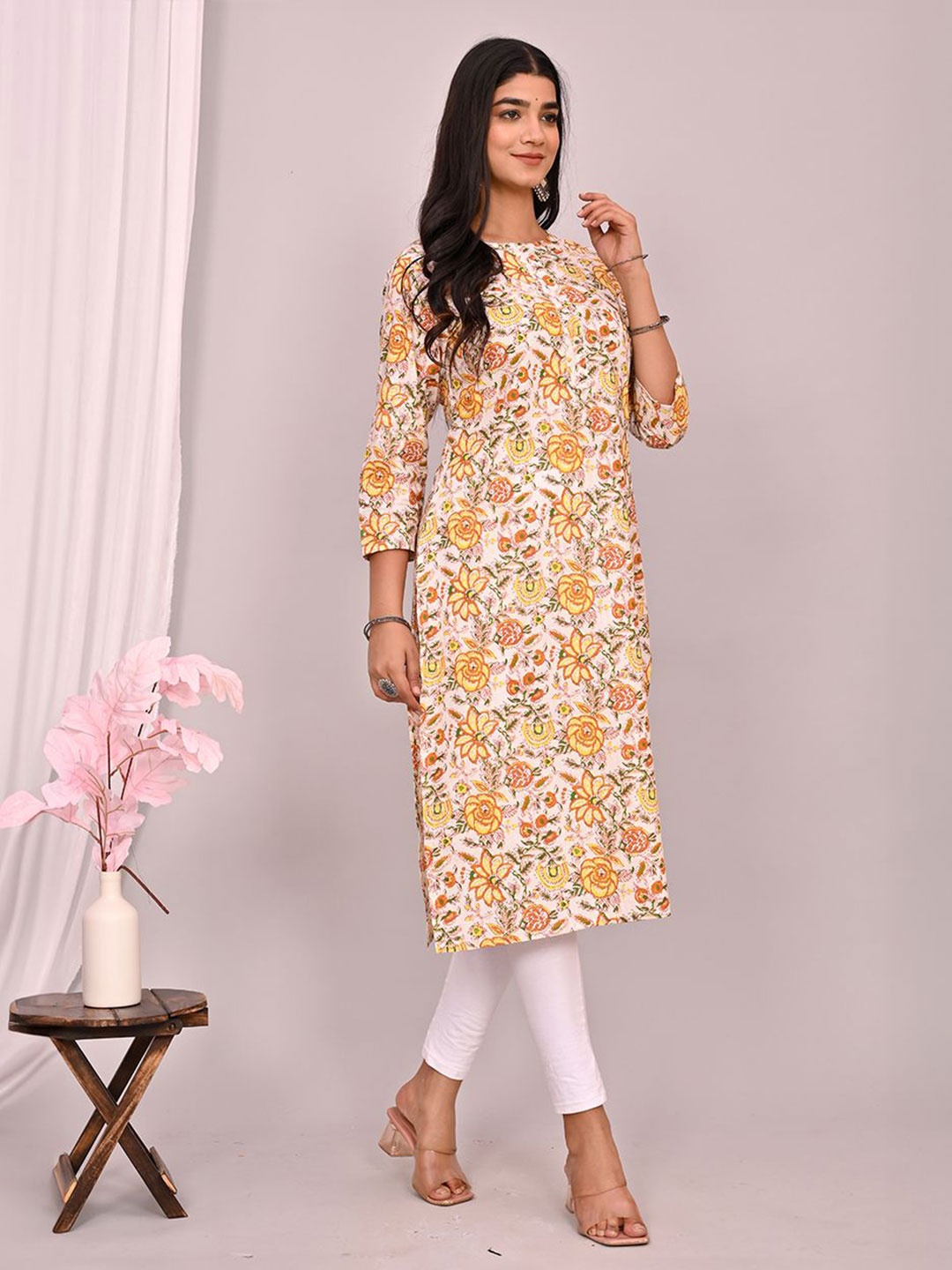 

FABRU Floral Printed Round Neck Pure Cotton Straight Kurta, Yellow