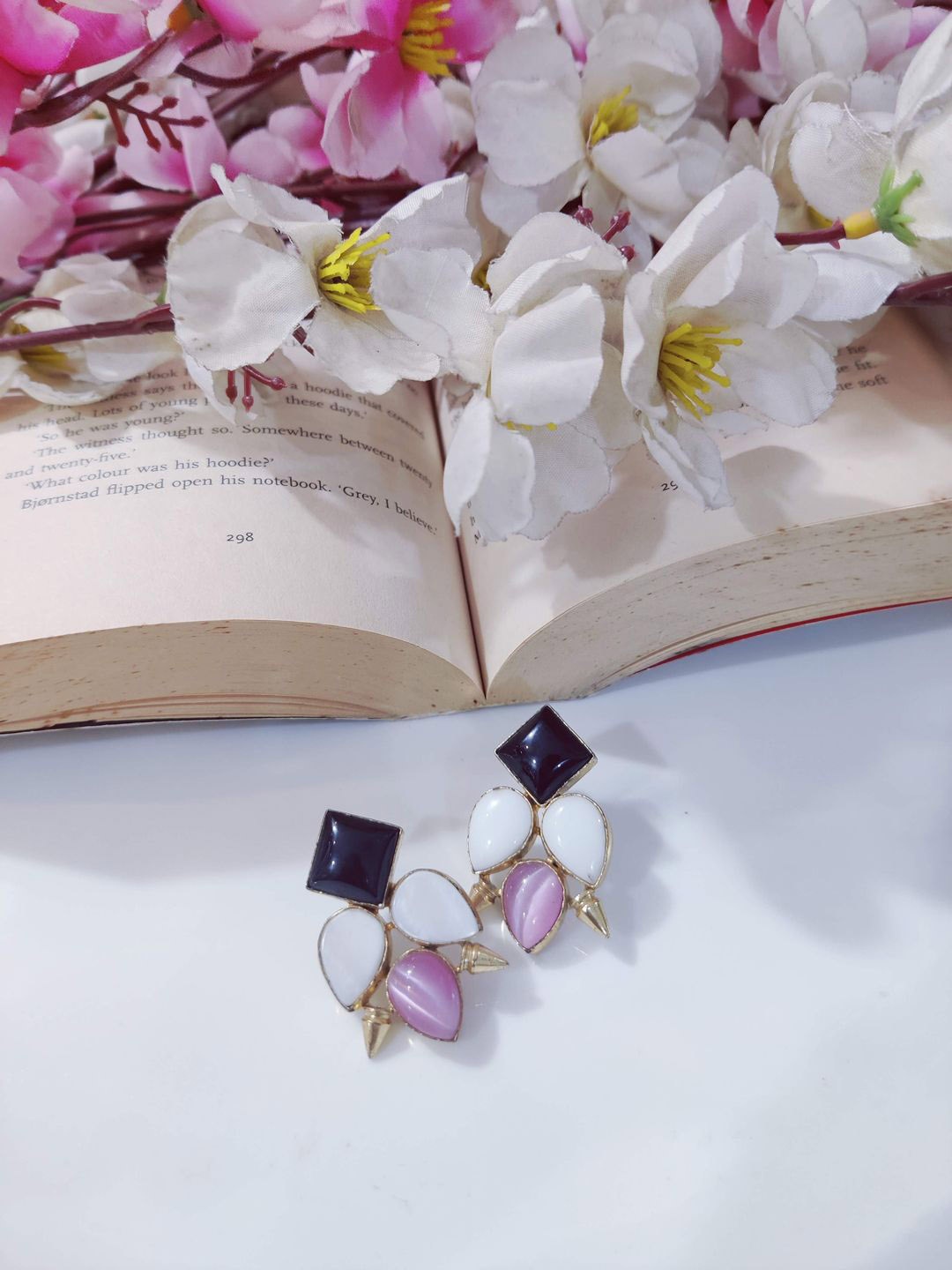 

STYLE DECO Earrings, Gold