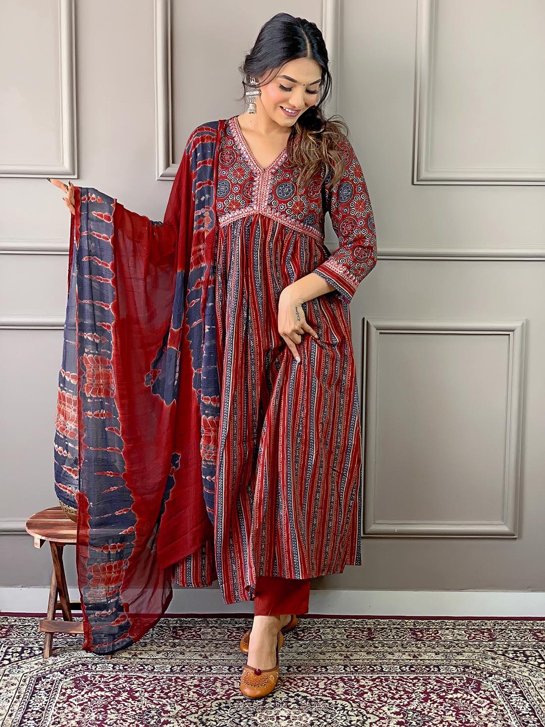 

SHOPONBIT Ethnic Motifs Embroidered Empire Anarkali Kurta with Trousers & Dupatta, Maroon