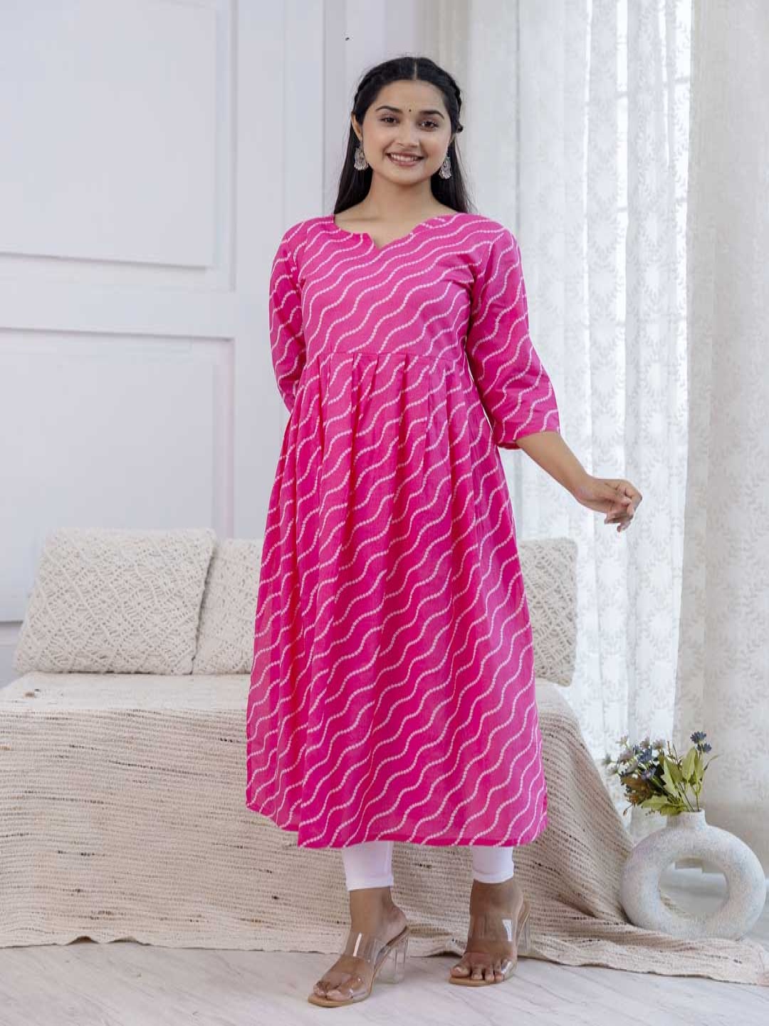 

UNIFY FASHION Bandhani Printed Notch Neck Pure Cotton Anarkali Kurtas, Pink