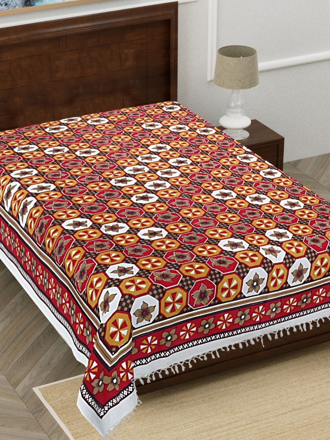 

HASHCART White & Red Ethnic Motifs Printed 210 TC Single Bedsheet 2.3 m x 1.52 m