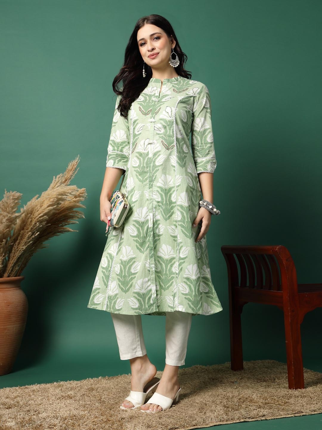 

Ramas Floral Printed Mandarin Collar Pure Cotton A-Line Kurtas, Green