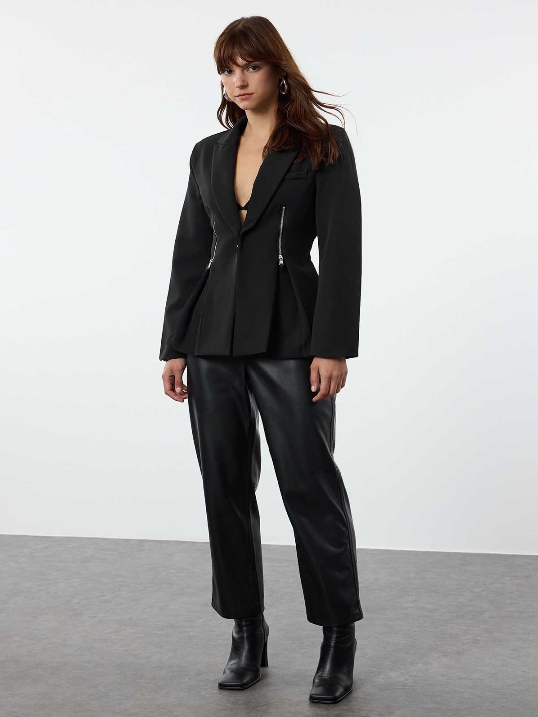

Trendyol Women Lapel Collar Solid Casual Tailored Jacket, Black