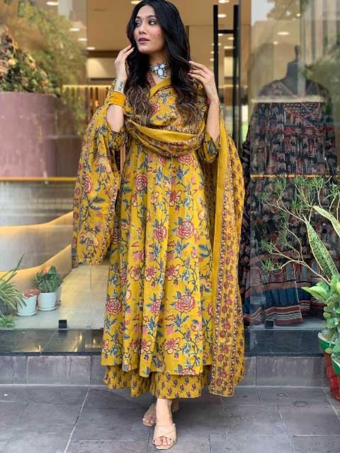 

Danilo Women Floral Printed Regular Thread Work Pure Cotton Kurta with Trousers & With Dupatta, Yellow