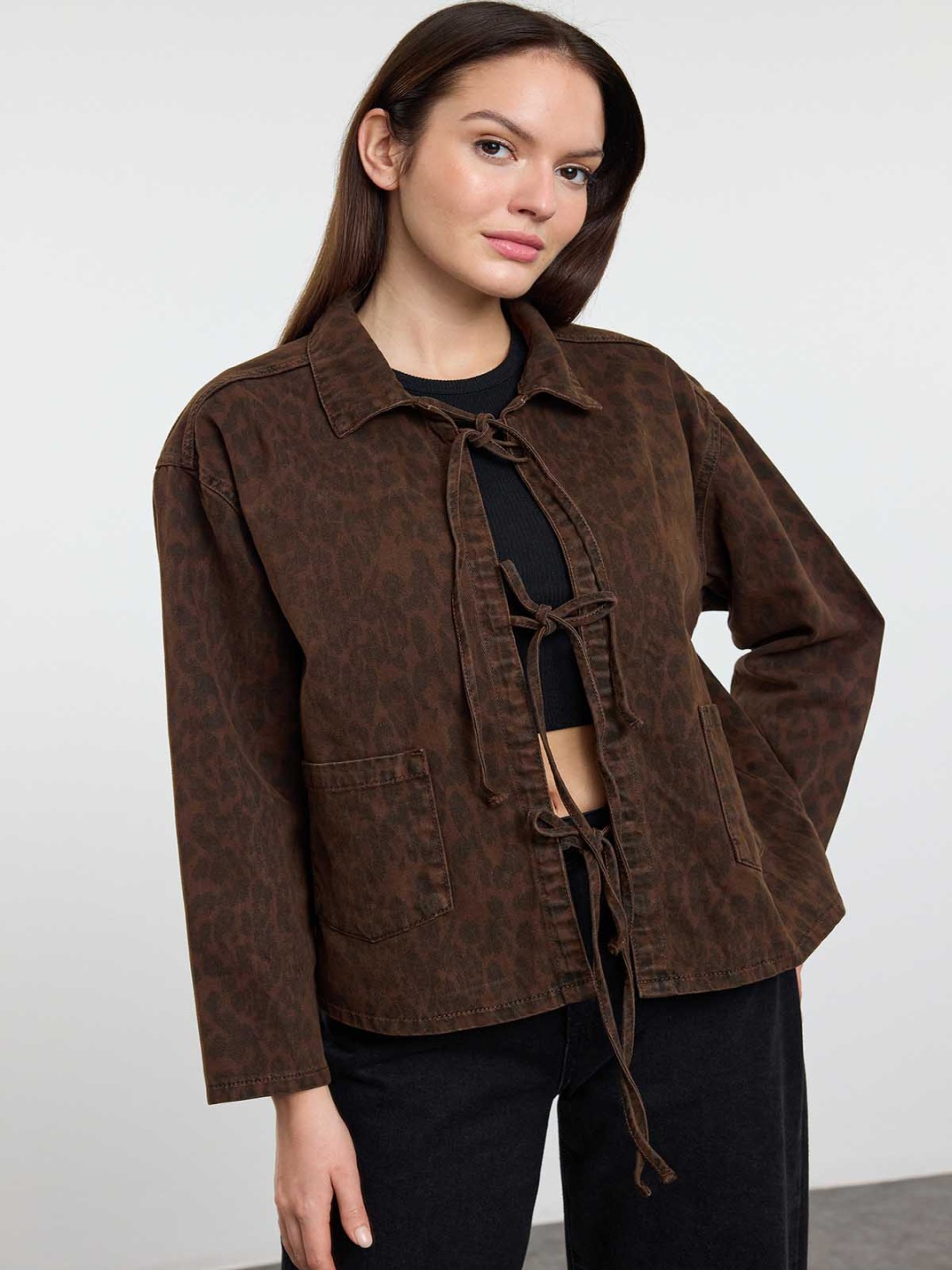 

Trendyol Women Spread Collar Abstract Printed Cotton Casual Tailored Jacket, Brown
