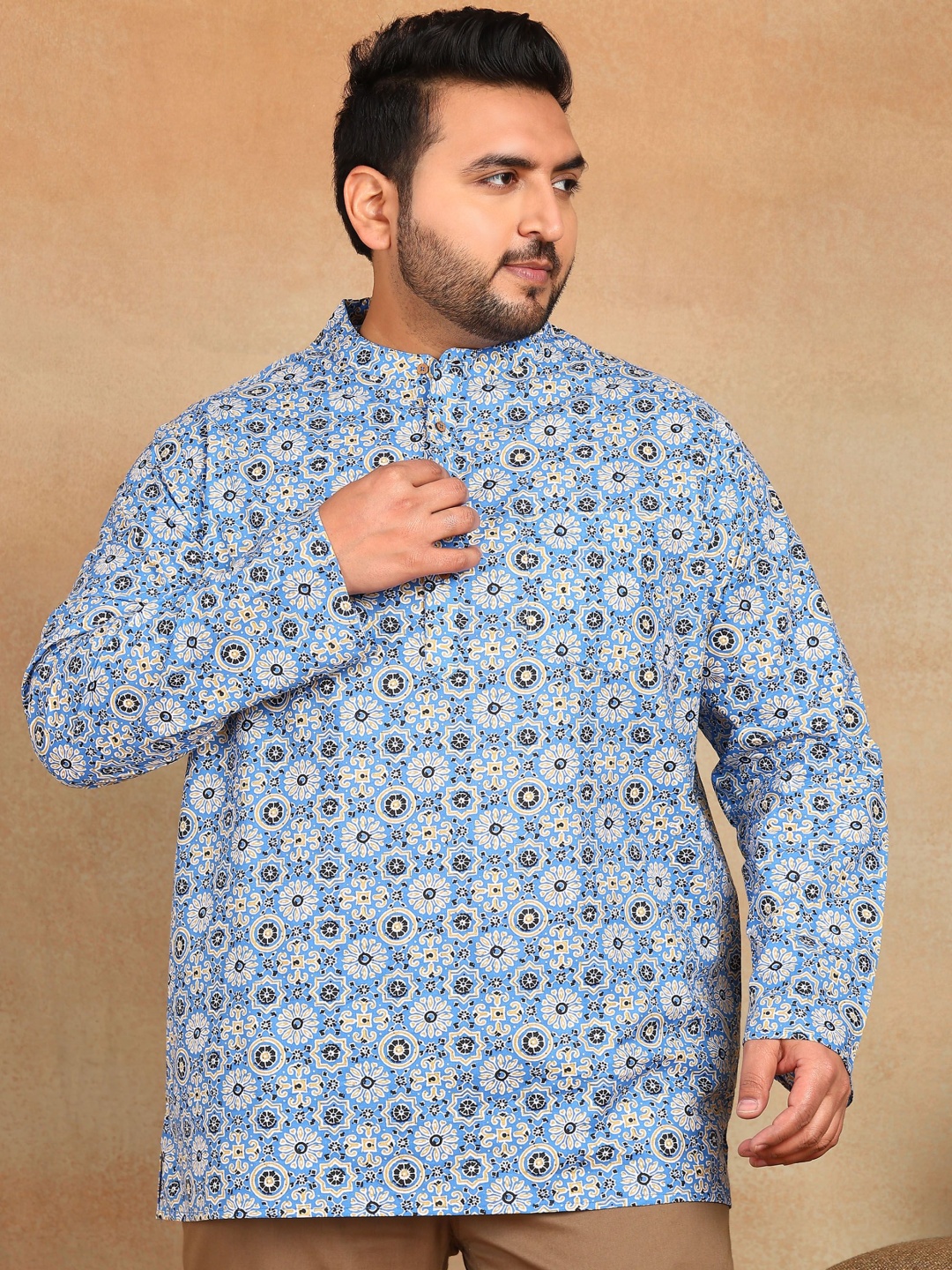 

Sztori Plus Size Men Floral Printed Mandarin Collar Straight Kurta, Blue