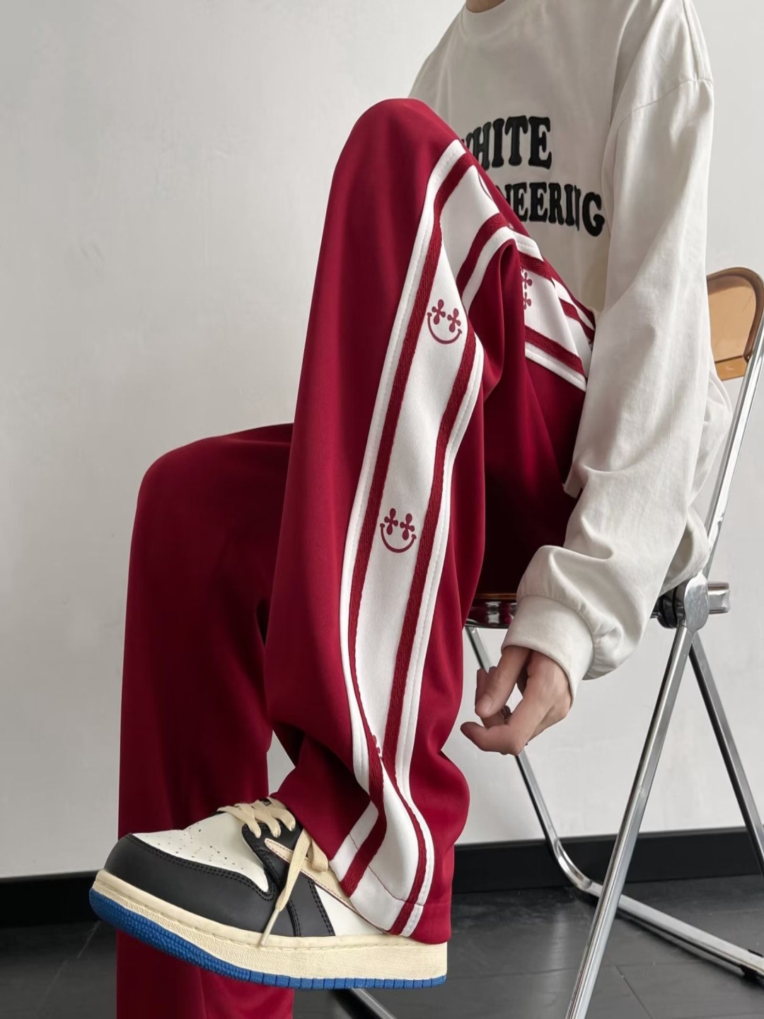 

StyleCast Men Cotton Mid-Rise Straight Fit Korean Pant, Maroon