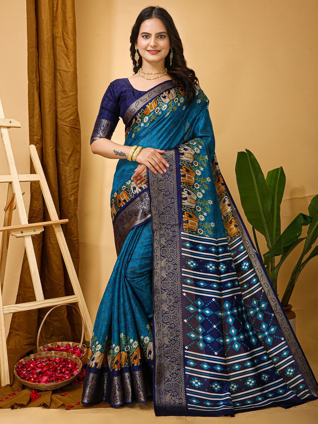 

KALINI Kalamkari Printed Zari Sungudi Saree, Blue