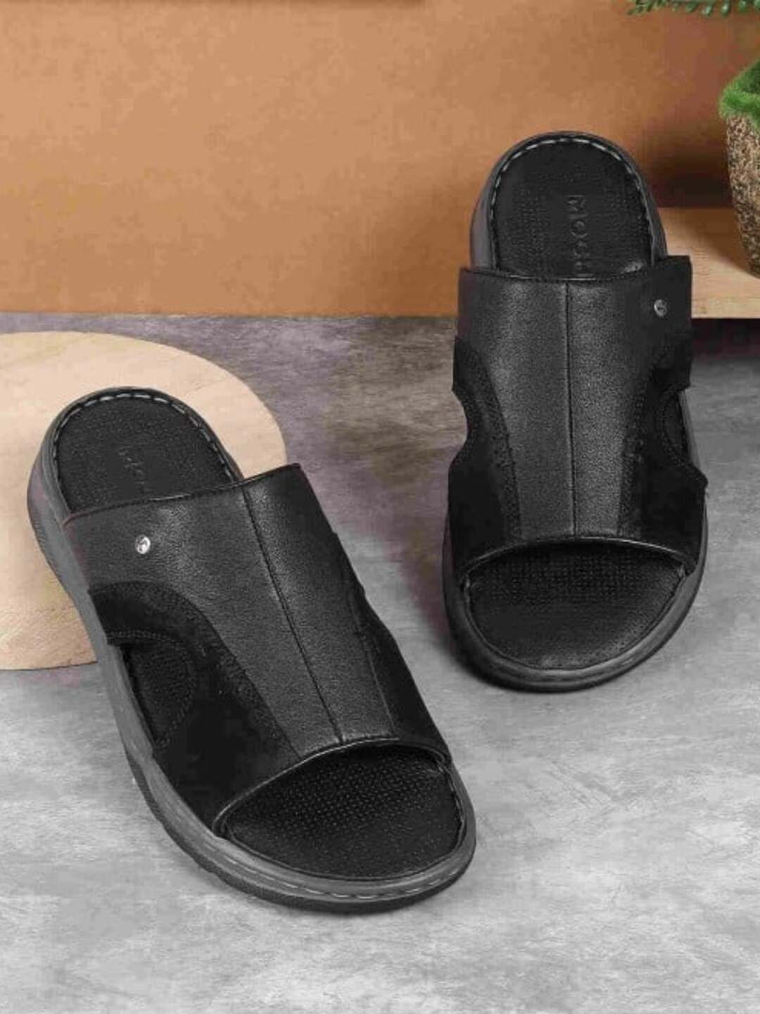 

Mochi Men Open Toe Leather Comfort Sandals, Black