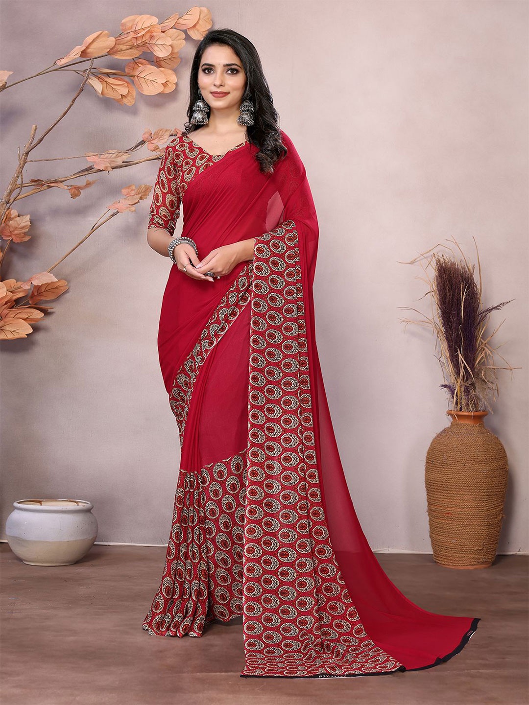 

Moda Rapido Poly Solid Saree, Red