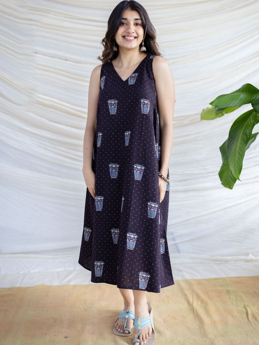 

THE INDIAN ETHNIC CO Roohani A-Line Ajrakh Printed Cotton Dress, Navy blue