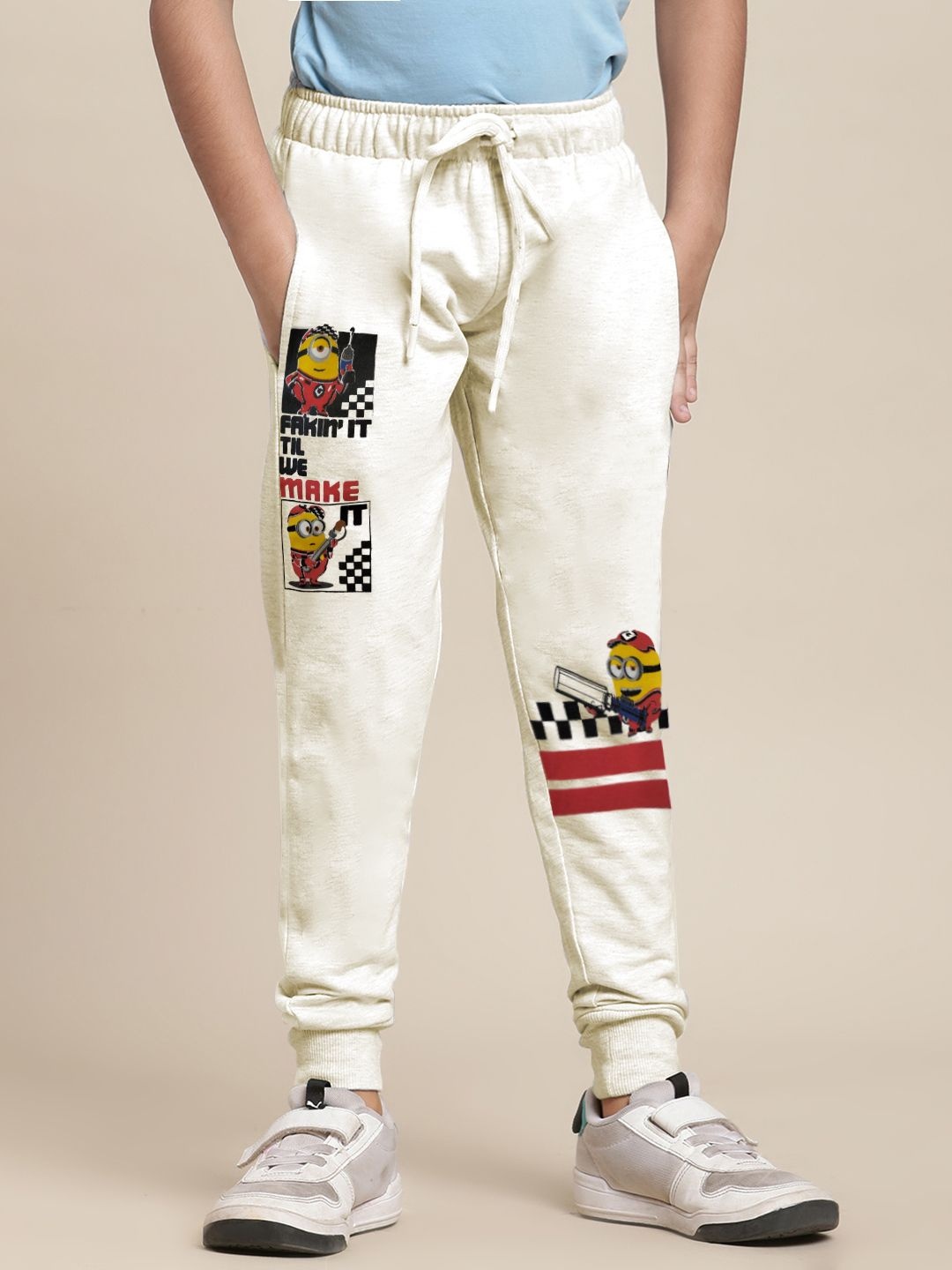 

Kids Ville Regular Fit Minions Printed Jogger For Boys, Off white