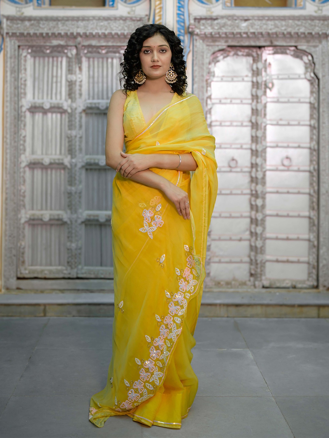 

HOUSE OF BAISA Floral Sequinned Organza Saree, Yellow