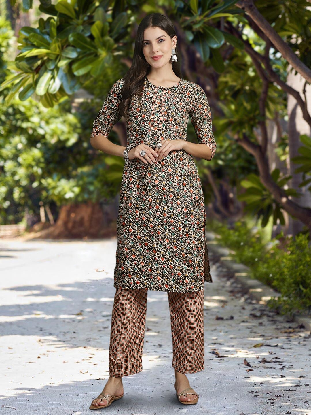 

Moda Rapido Ethnic Motifs Printed Straight Kurta With Trouser And Dupatta, Black