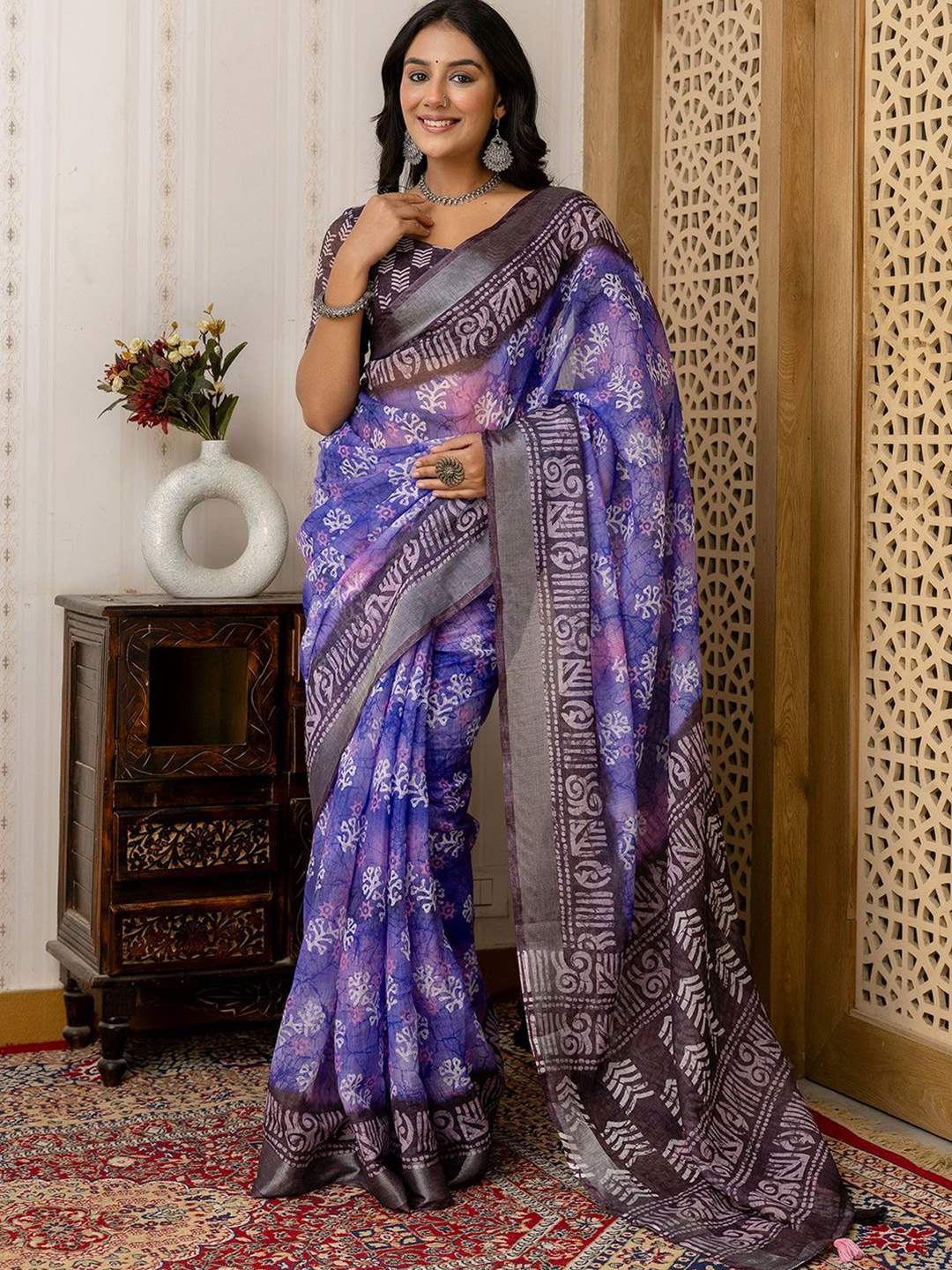 

Mitera Floral Printed Saree, Lavender