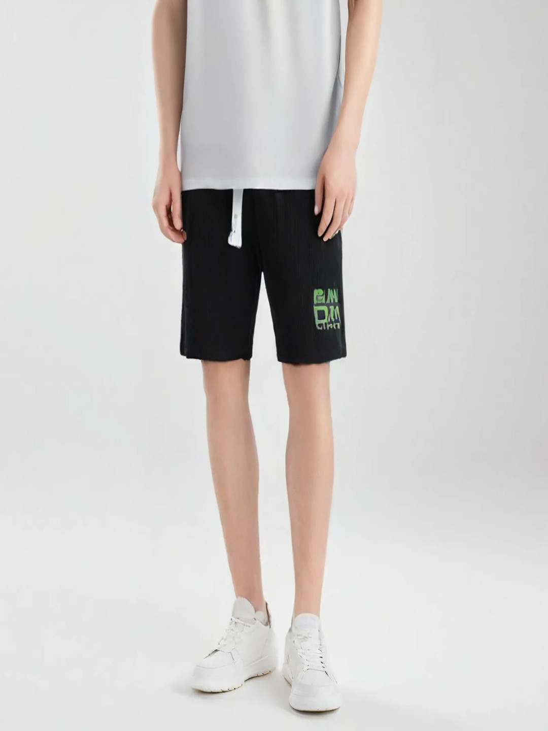 

StyleCast x Revolte Men Regular Fit Mid-Rise Shorts, Black