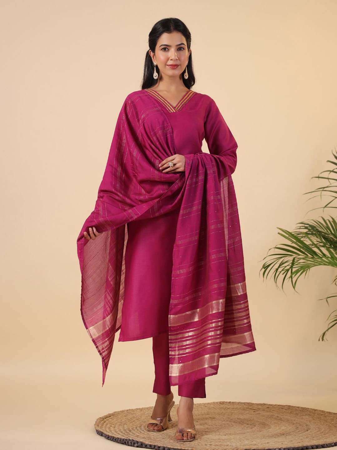 

Janasya Women Regular Pure Cotton Kurta with Trousers & With Dupatta, Magenta