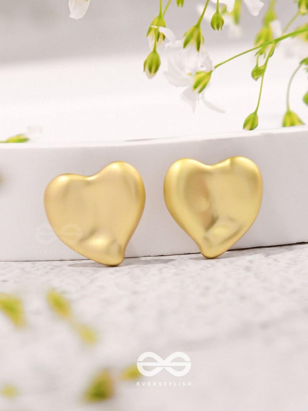 

EVERSTYLISH Love Affection Heart Shaped Studs, Gold