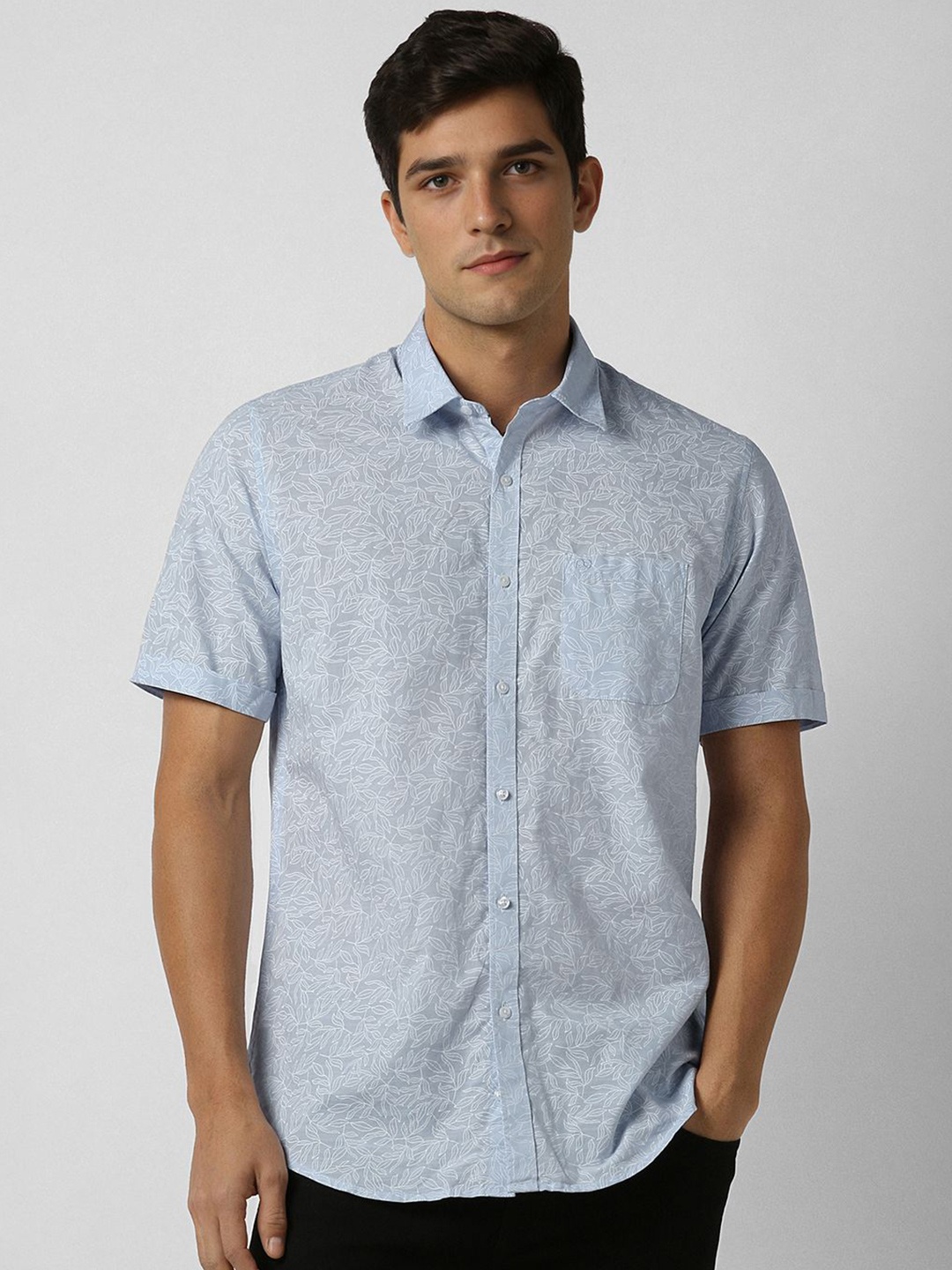 

Peter England Casuals Men Slim Fit Spread Collar Floral Printed Cotton Shirt, Blue