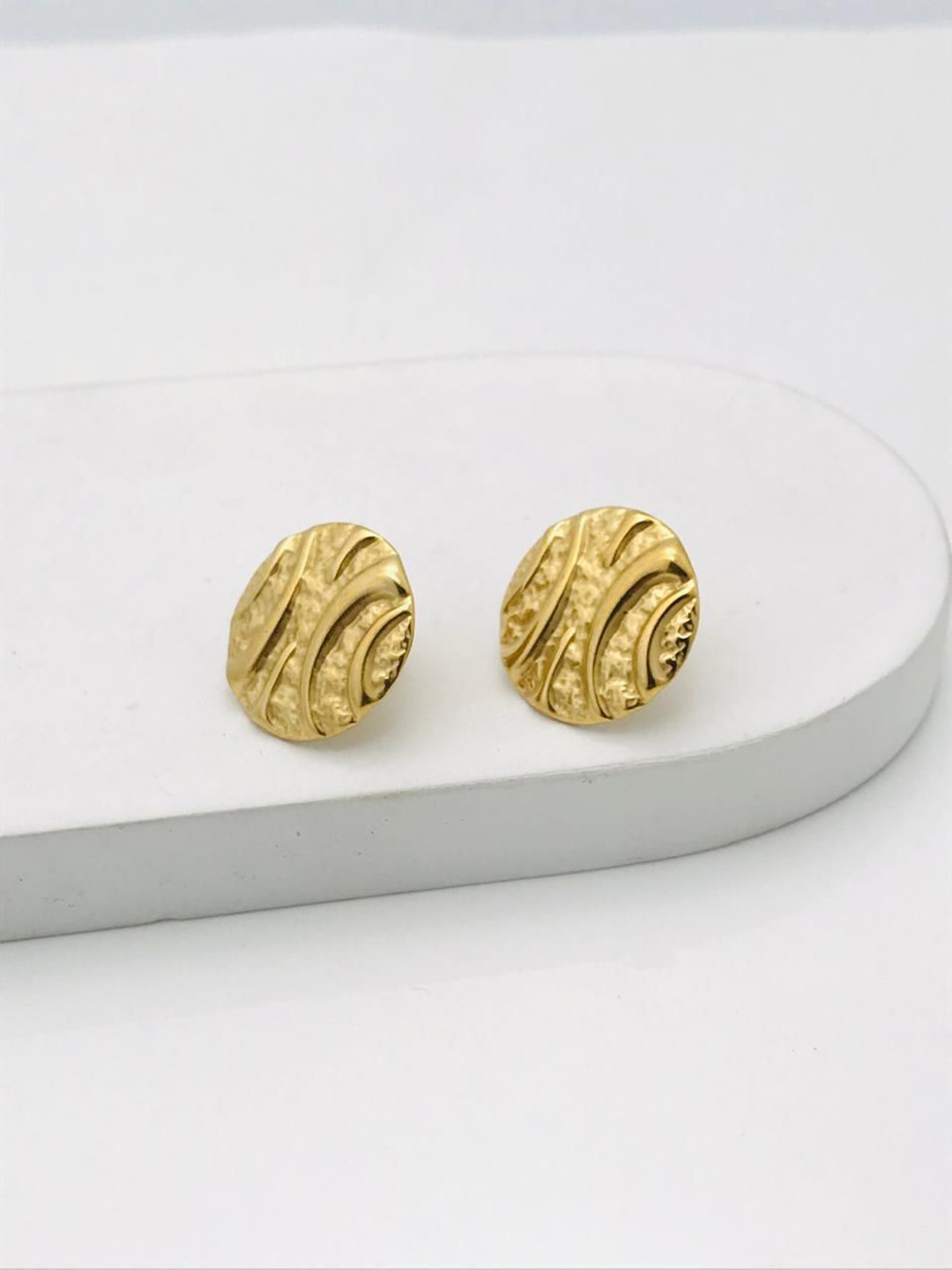

ANJNI CREATION Gold-Plated Circular Shaped Studs