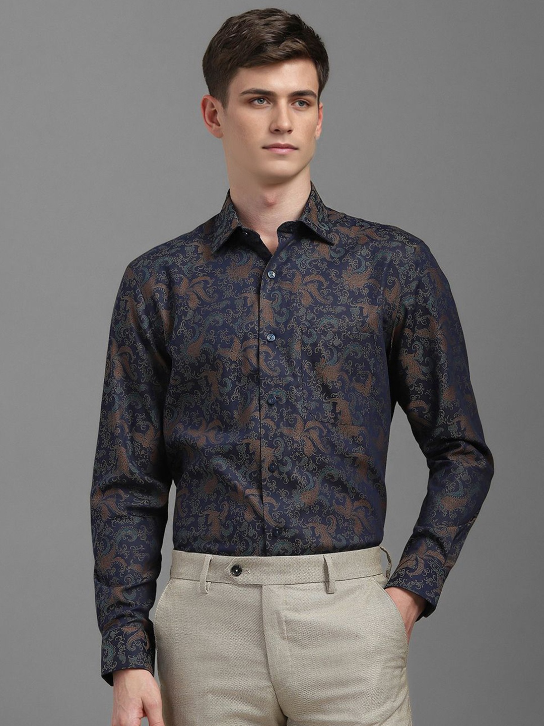 

Louis Philippe Men Classic Fit Spread Collar Ethnic Motifs Printed Cotton Formal Shirt, Navy blue