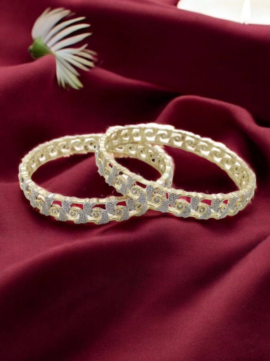 

FEMMIBELLA Set Of 2 Stone Studded Bangles, Gold