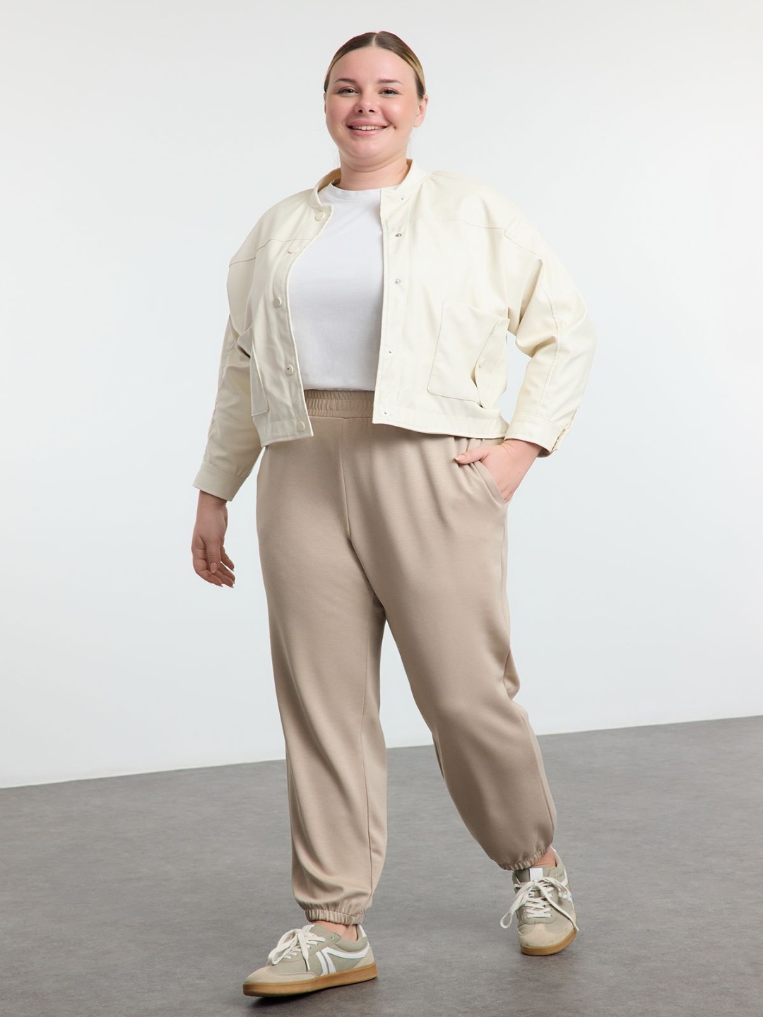 

Trendyol Women Plus Size Joggers, Beige