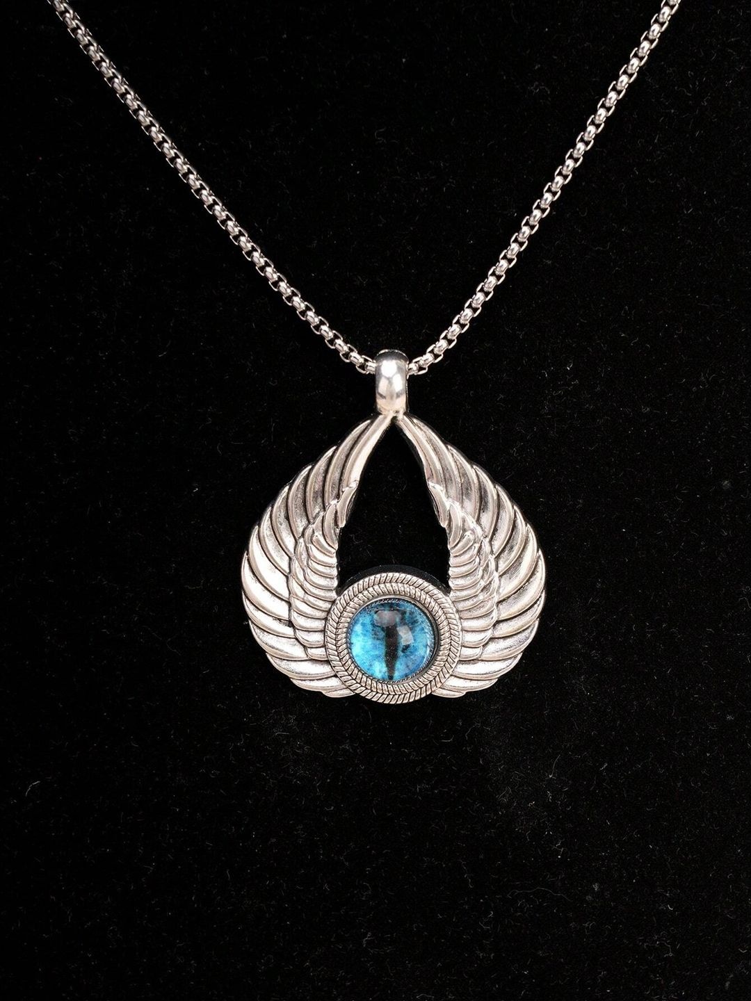 

BEYTER Men Feather Shaped Pendant With Chain, Silver