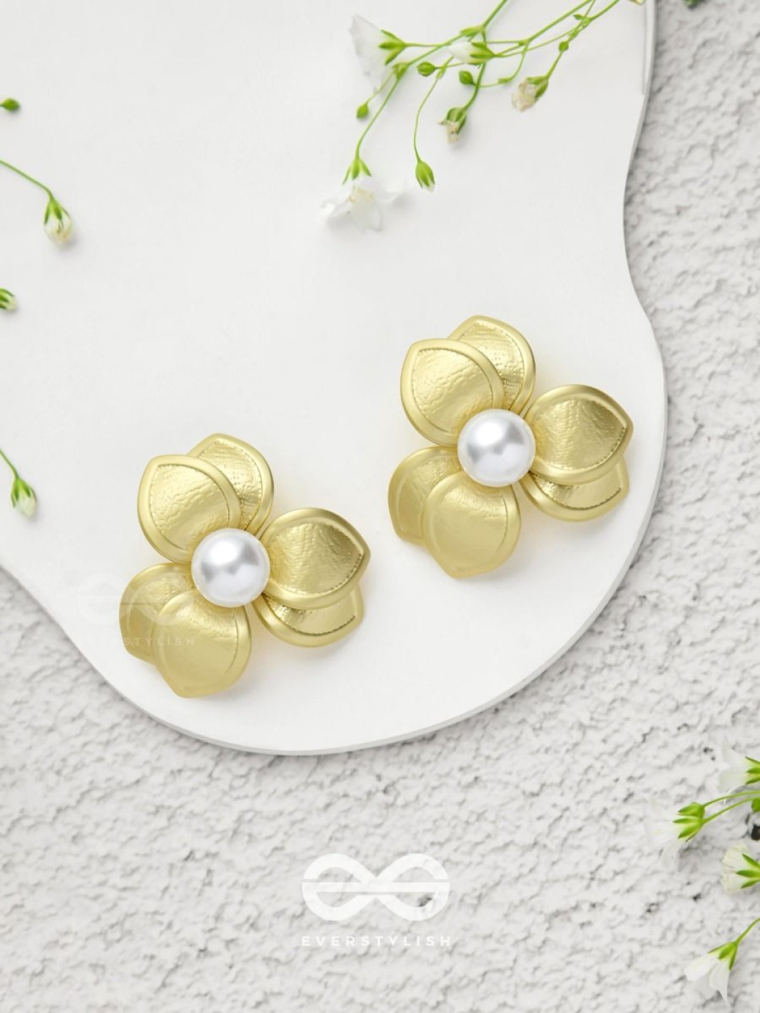 

EVERSTYLISH Floral Majesty Pearls Studs Contemporary Shaped Studs Earrings, Gold