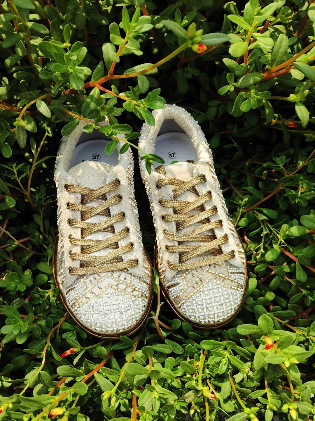 

Fresh 1947 Feet Women Beaded Customized Ethnic Sneakers, Cream