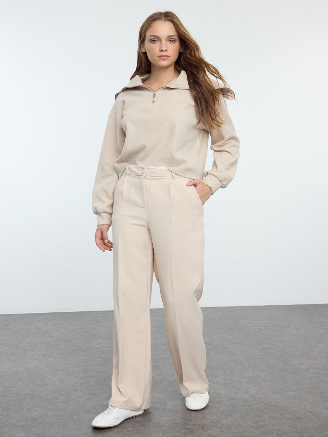 

Trendyol Women Regular Fit Trousers, Na
