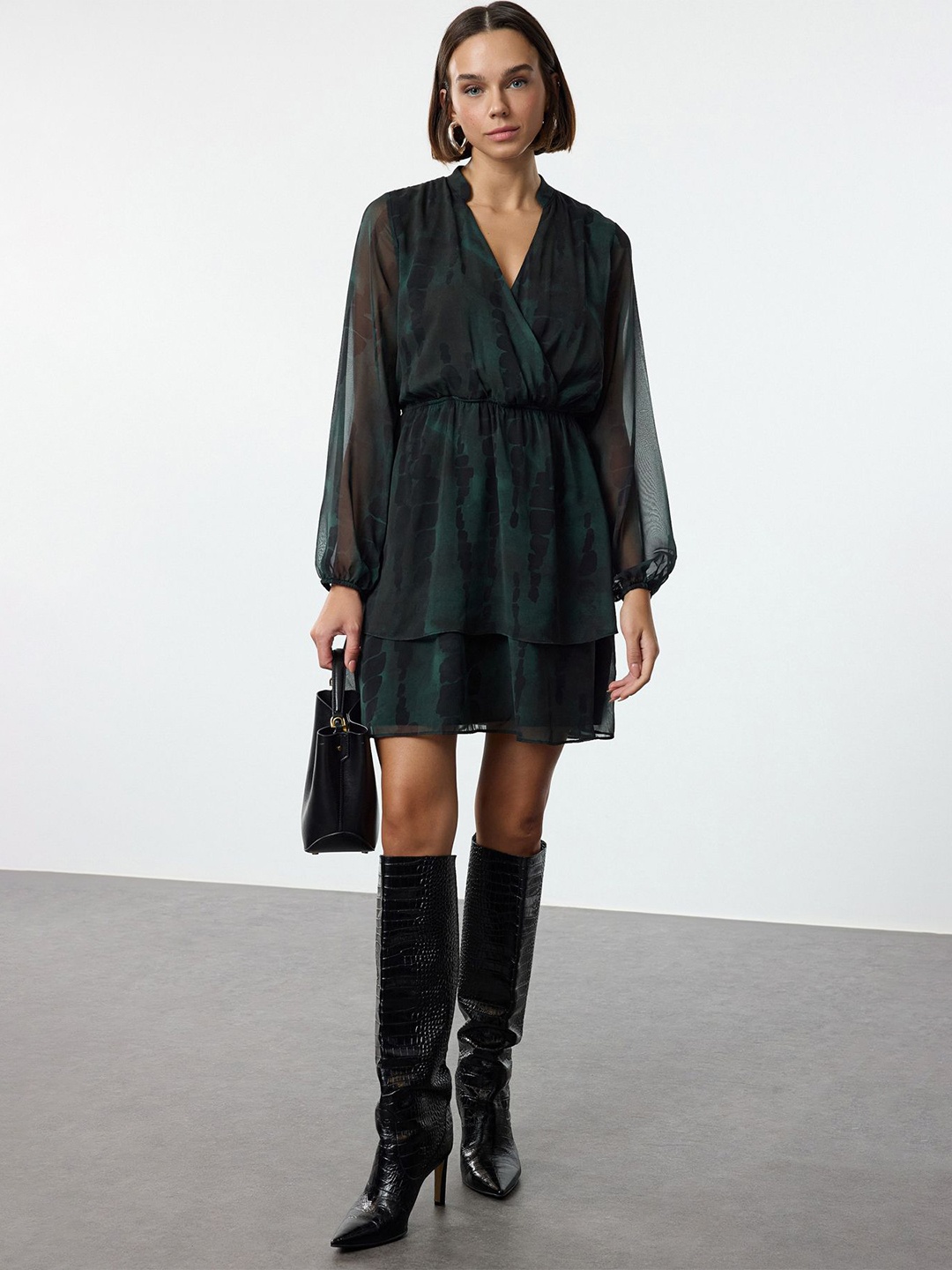 

Trendyol Yeil Fit & Flare Puff Sleeves Dress, Green