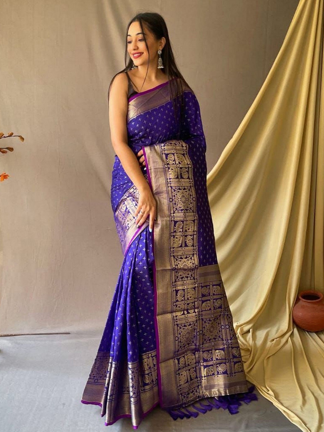 

KSM PRINTS Woven Design Zari Saree, Blue