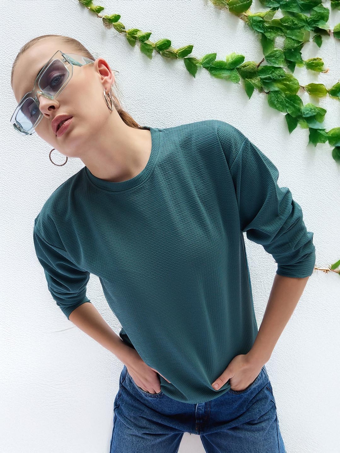 

DressBerry Women Solid Round Neck T-shirt, Teal