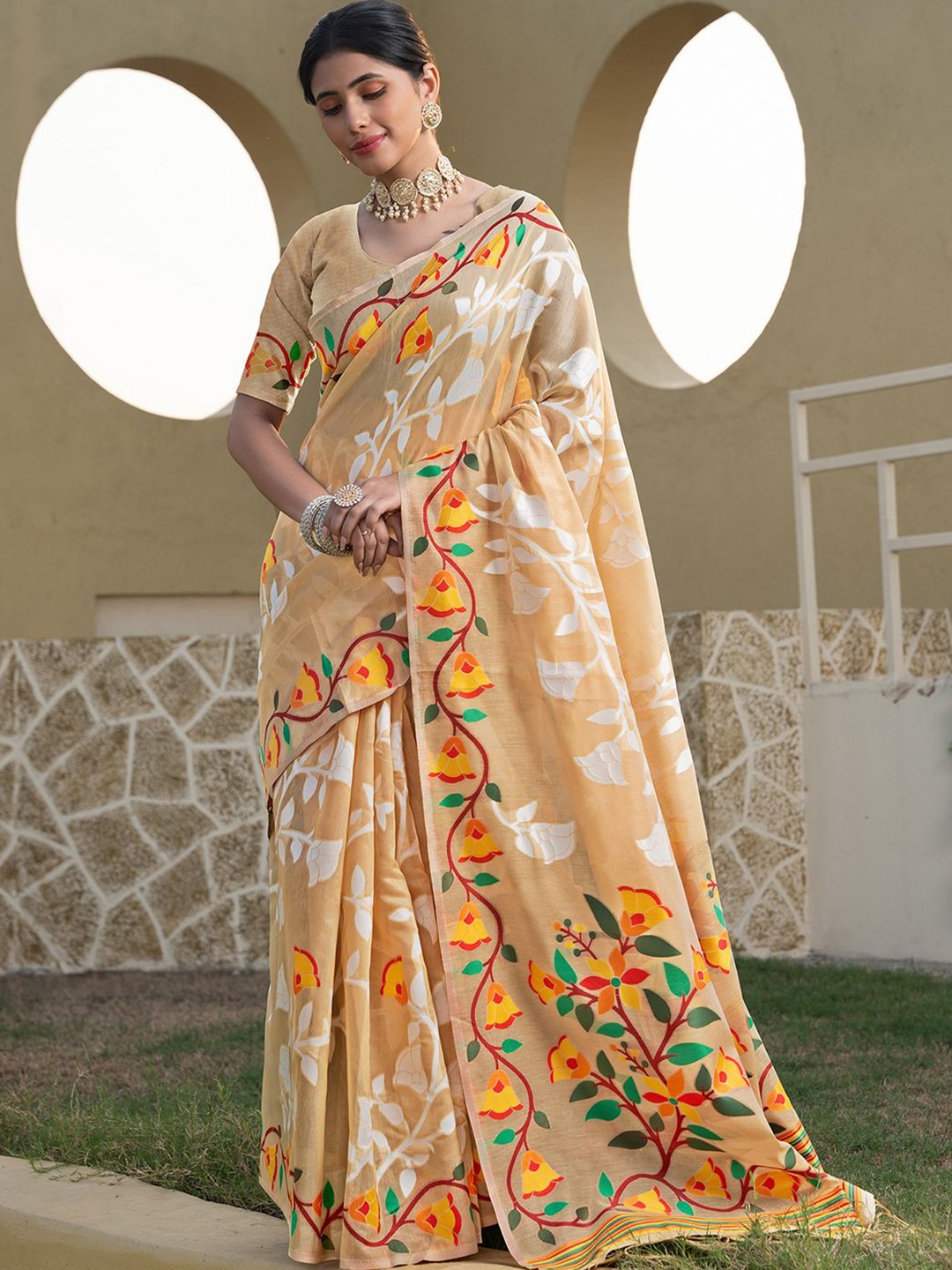 

Satrani Floral Woven Design Pure Cotton Jamdani Saree, Beige
