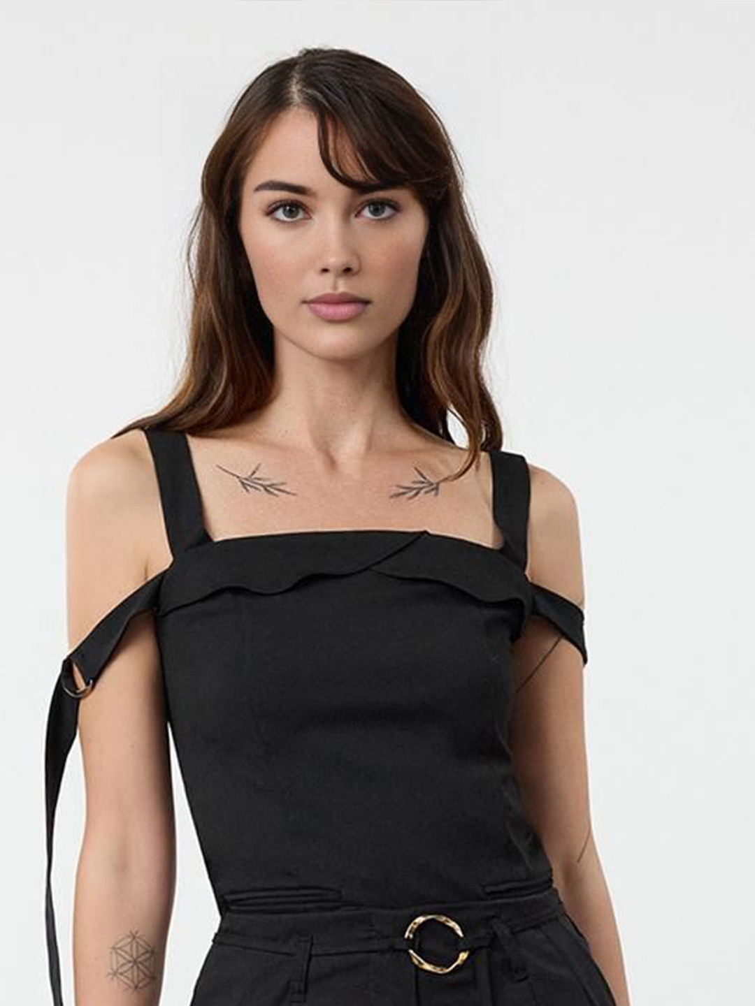 

Trendyol Cold-Shoulder Top, Na