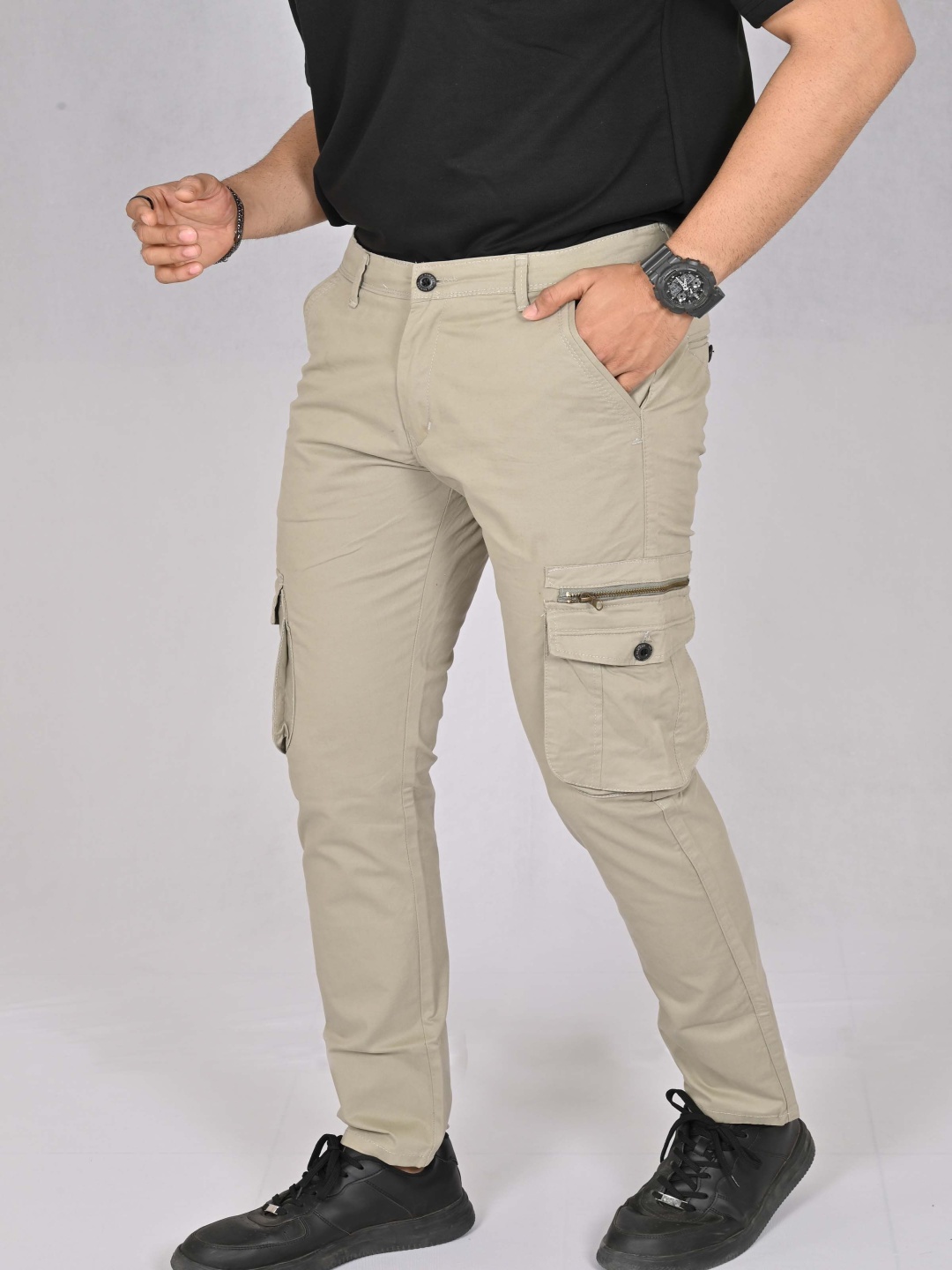 

THE NOMHERD Men Regular Fit Mid-Rise Cargos, Khaki