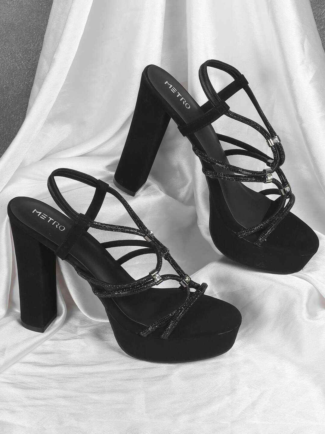 

Metro Women Block Pumps with Bows, Black