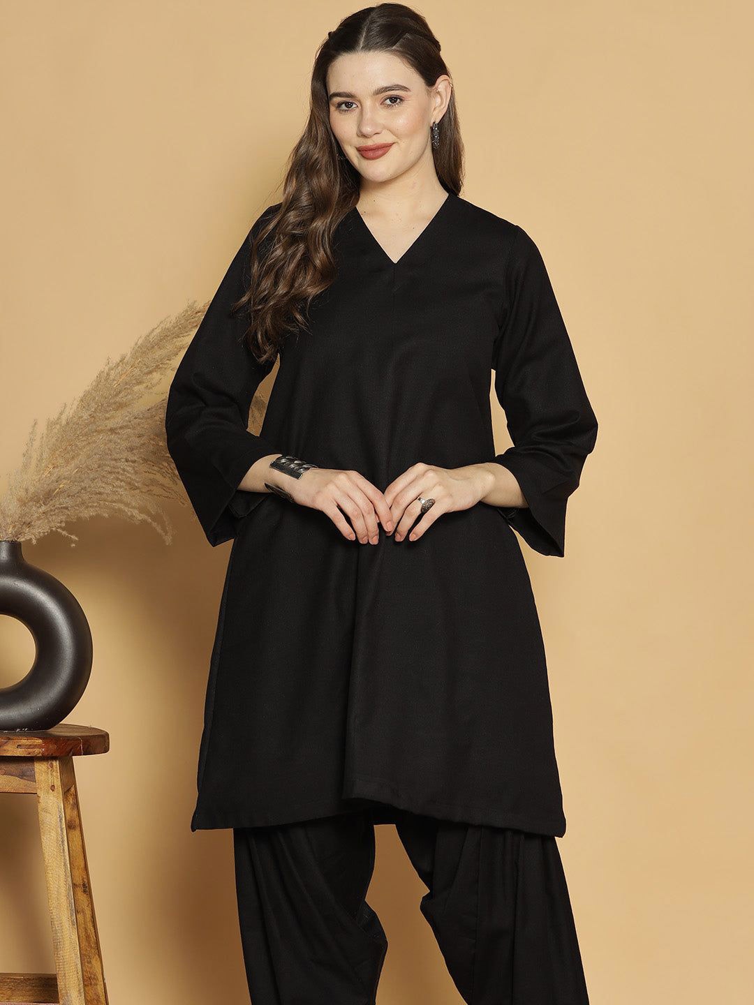 

LetsDressUp V-Neck Acrylic A-Line Kurta, Black