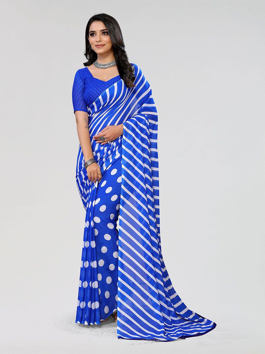 

Moda Rapido Geometric Printed Saree, Blue