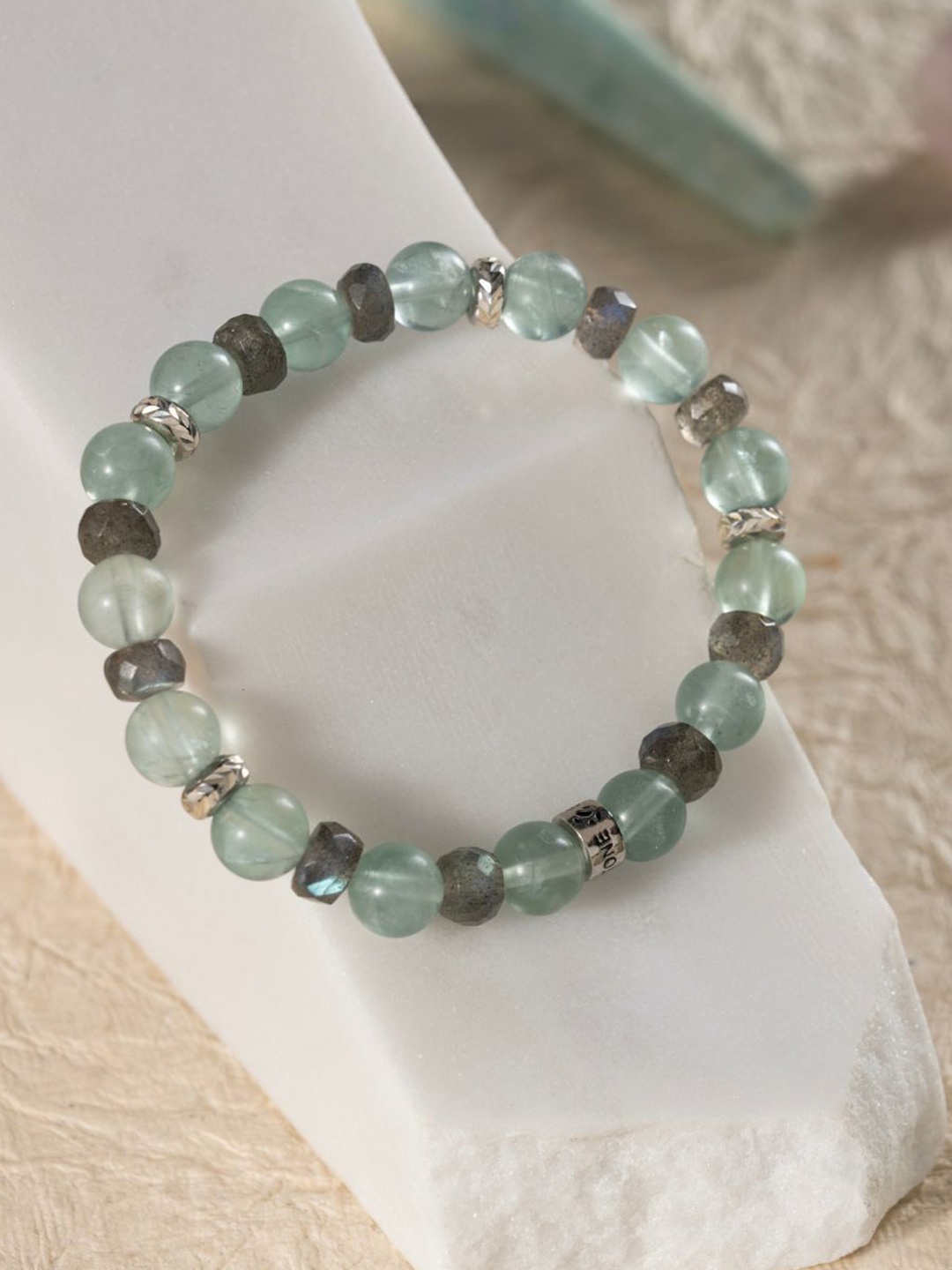 

Stone Story By Shruti Men 925 Sterling Silver Rhodium-Plated Labradorite Bracelet