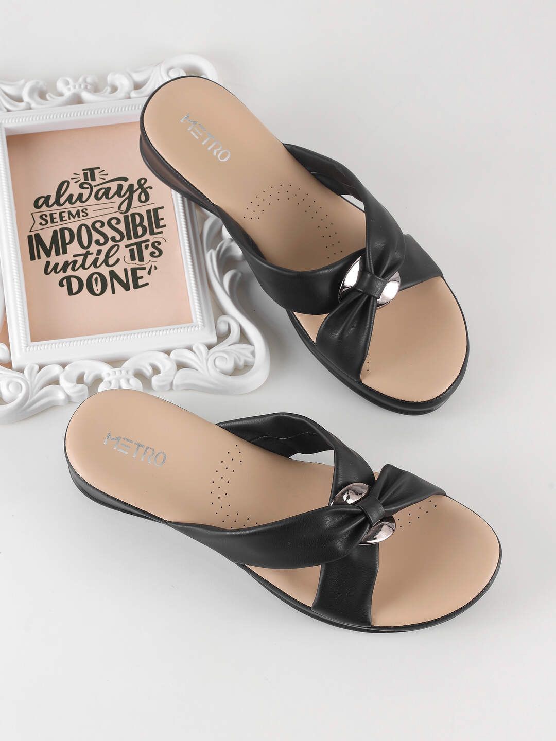 

Metro Women Open Toe Flats, Black