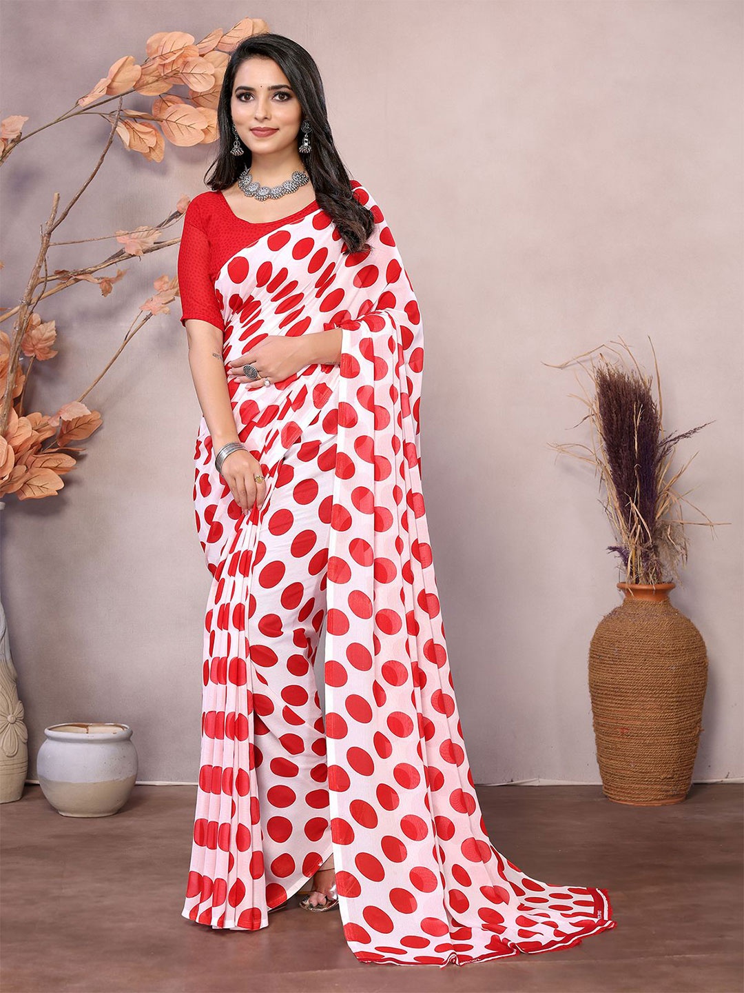 

Moda Rapido Polka Dot Printed Saree, Red