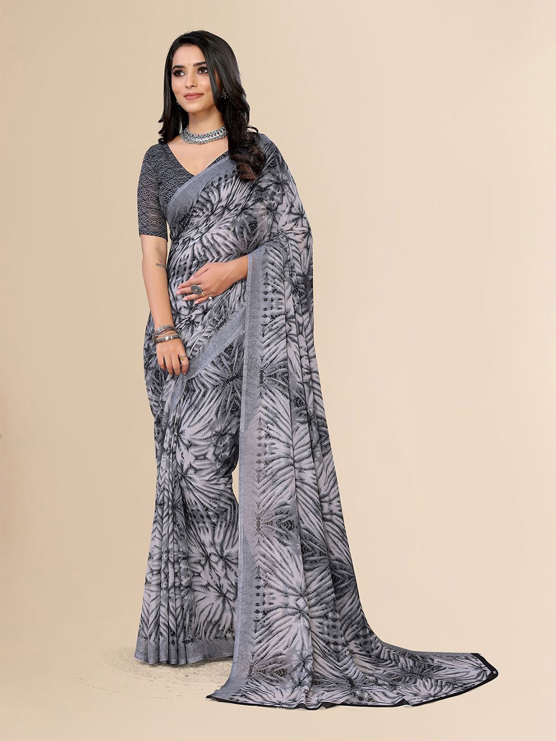 

Moda Rapido Abstract Printed Saree, Grey