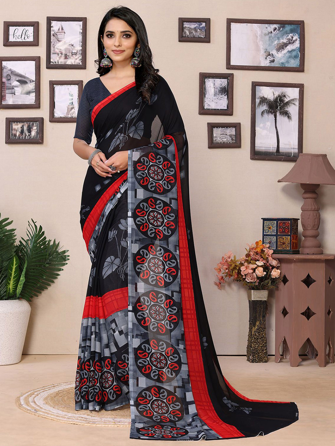 

Moda Rapido Ethnic Motifs Printed Saree, Black