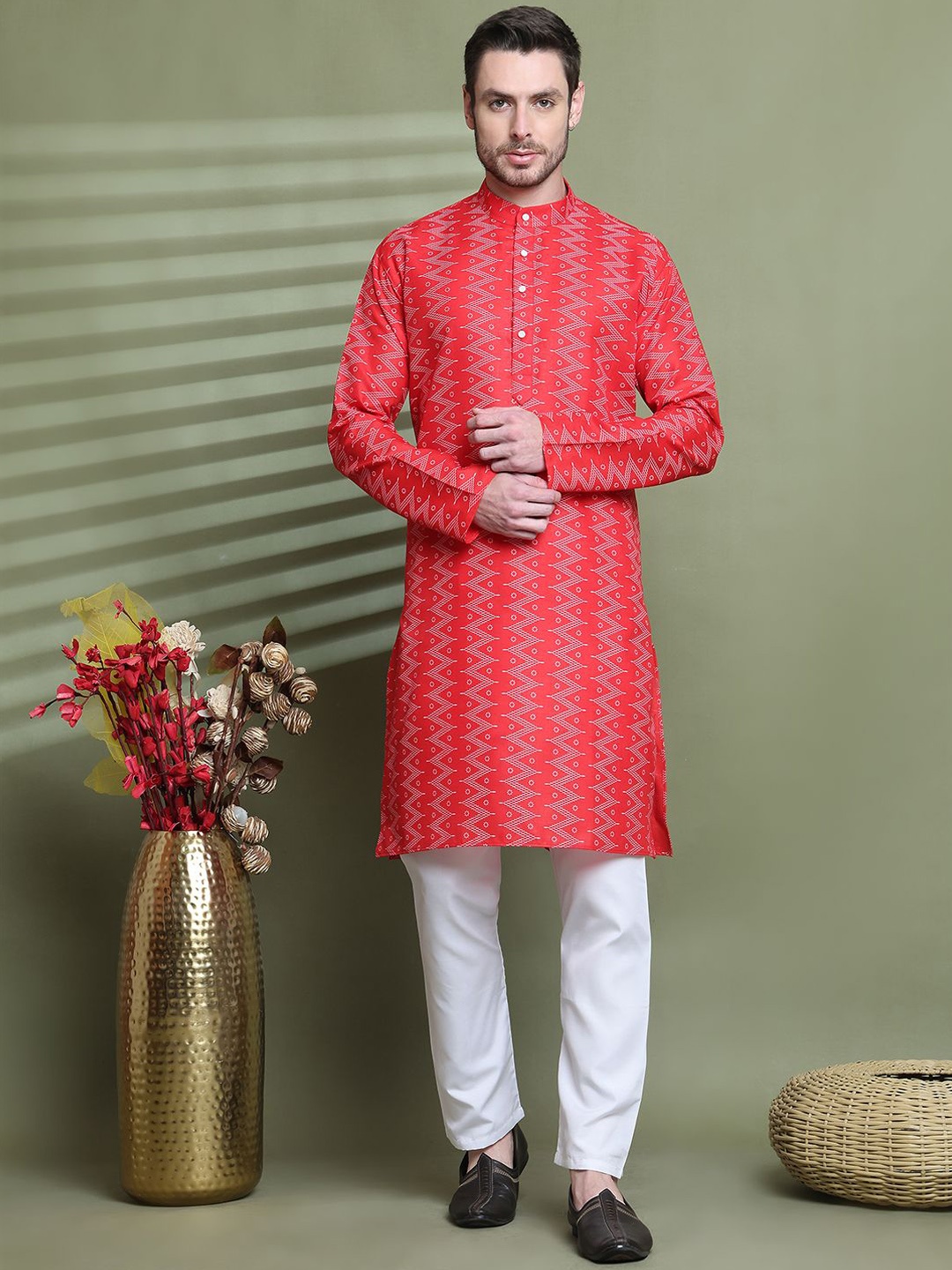 

Armaan Ethnic Men Ethnic Motifs Printed Regular Kurta with Pyjamas, Red