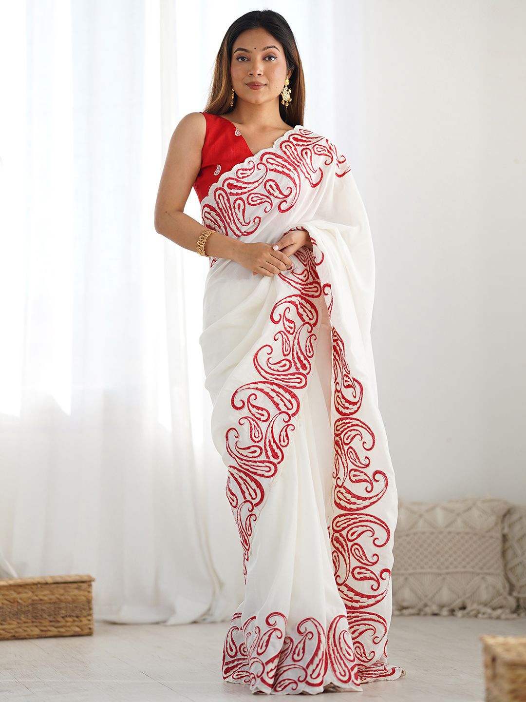 

Satrani Women Embroidered Saree With Blouse Piece, White